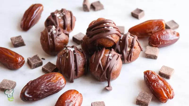 Heart Healthy Chocolate Date Tahini Bites
