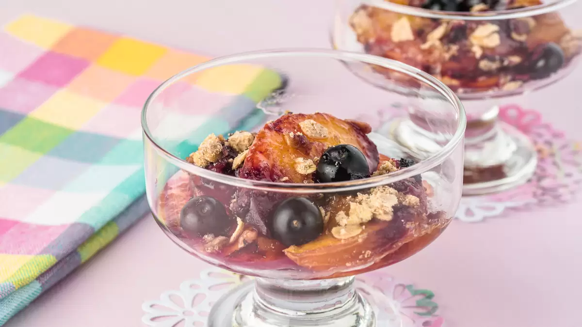 Heart Healthy Peach Blueberry Crisp