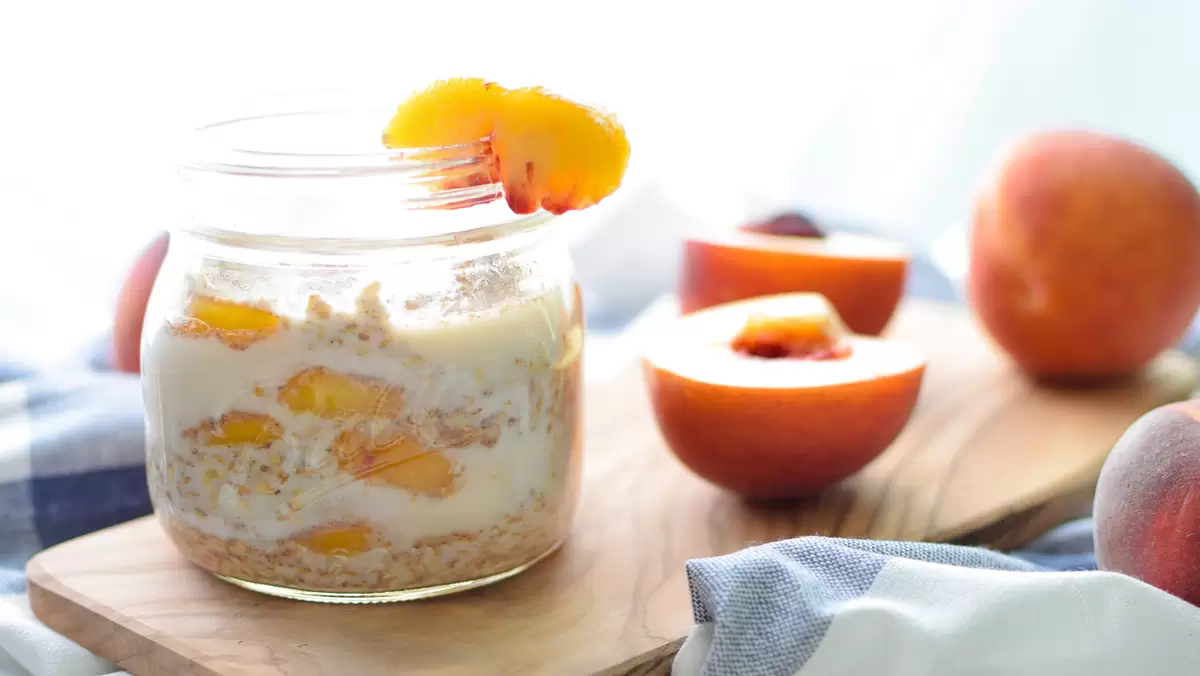 Heart Healthy Peach Overnight Oats