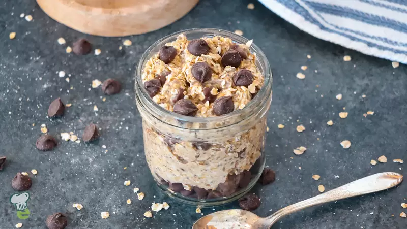 Heart Healthy Chocolate Chip Overnight Oats