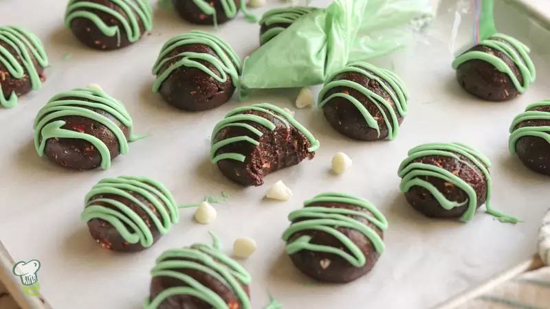 Mint Chocolate Protein Bites