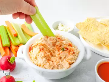 Healthy Buffalo Chicken Dip