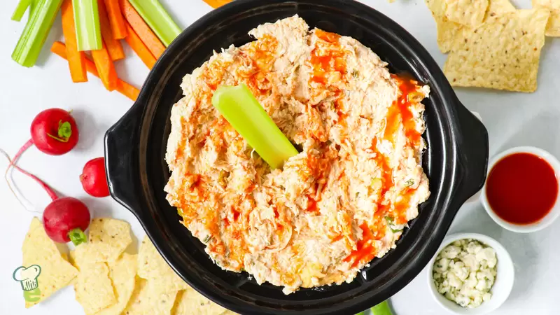 Healthy Buffalo Chicken Dip