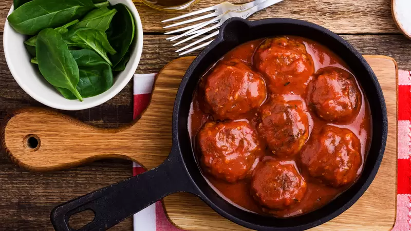 Heart Healthy Spinach Meatballs with Tomato Sauce